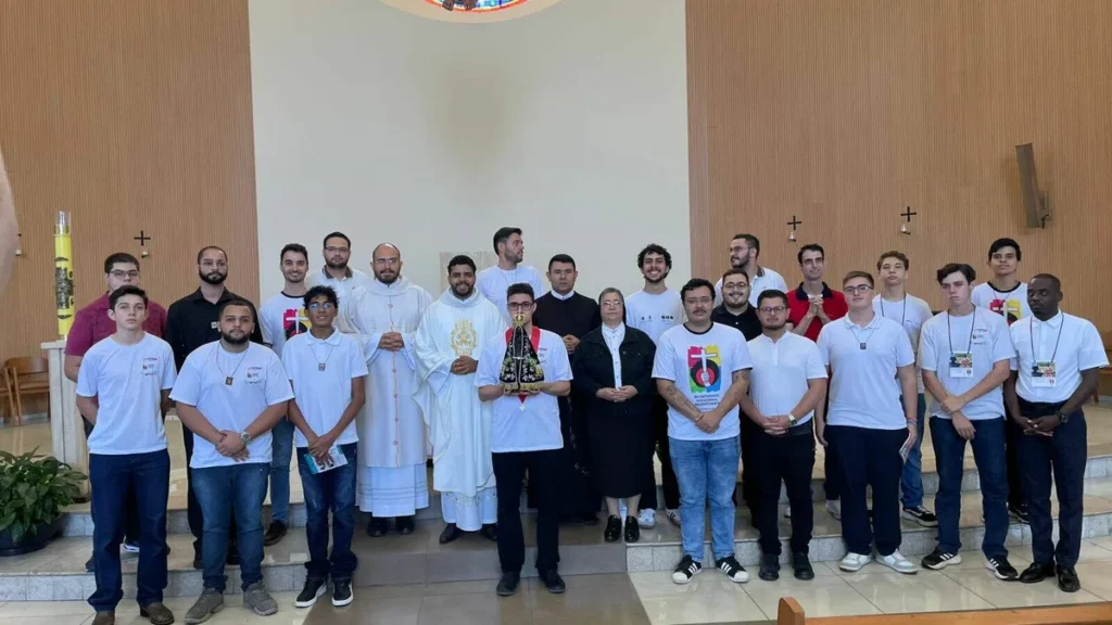 Seminário São Geraldo acolhe 17 jovens para encontro vocacional em Sorocaba (SP).
