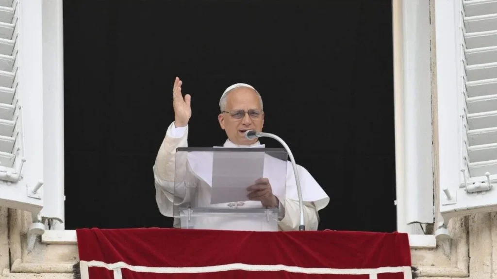Imagem papa no regina coeli de 10 de maio de 2026 do artigo Papa: O amor de Deus transforma a vida cristã