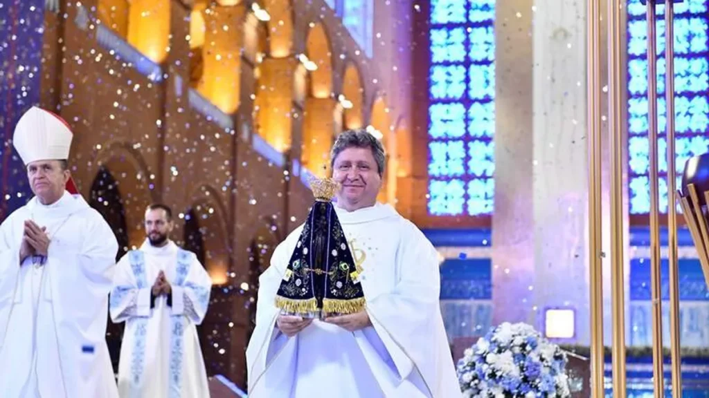 Imagem Palavra do reitor Jun25 RDA do artigo Com Maria, em comunidade, conhecer e praticar a Palavra!