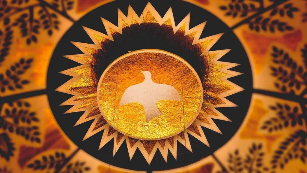 Imagem espirito santo representado na cupula do santuario nacional do artigo Espírito Santo presente na arte sacra do Santuário Nacional