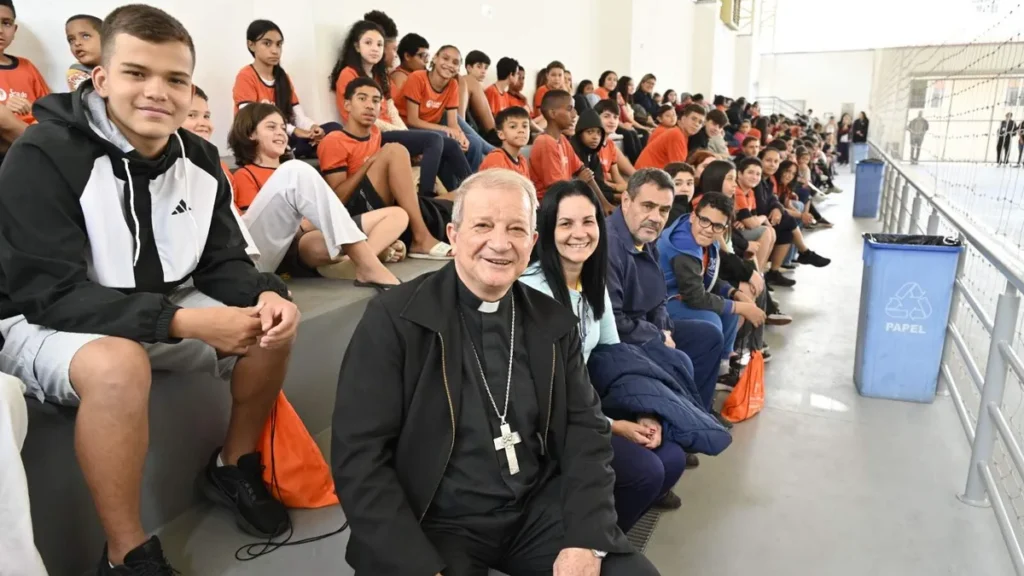 Imagem Dom Mario Antonio OSS do artigo Dom Mário Antonio visita Obras Sociais do Santuário Nacional