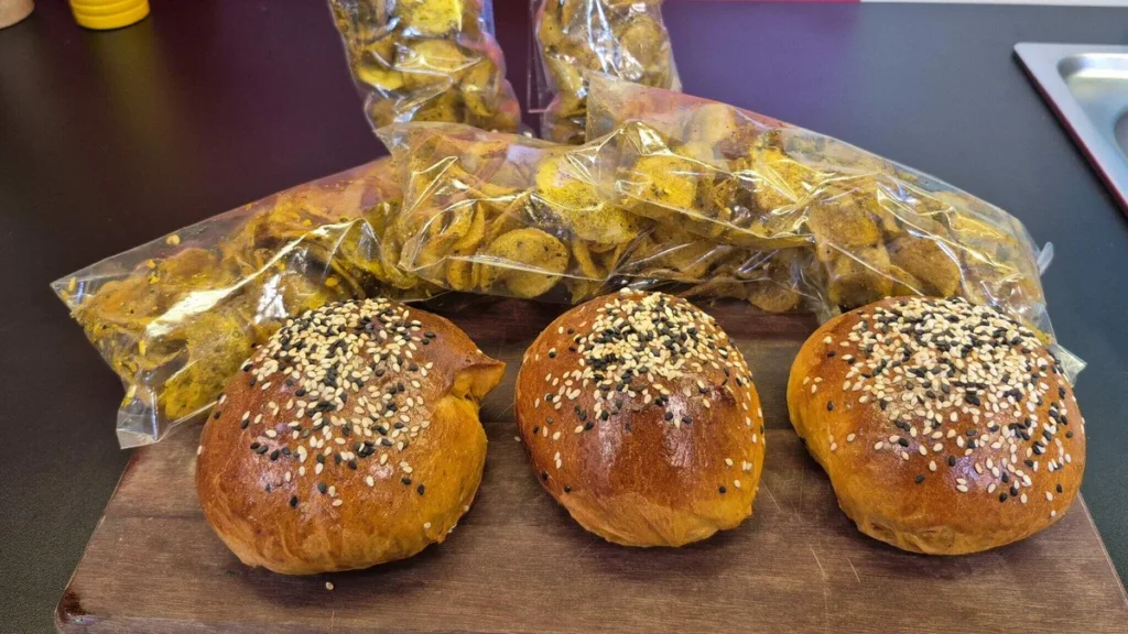 Imagem batata chips e pao de hamburguer