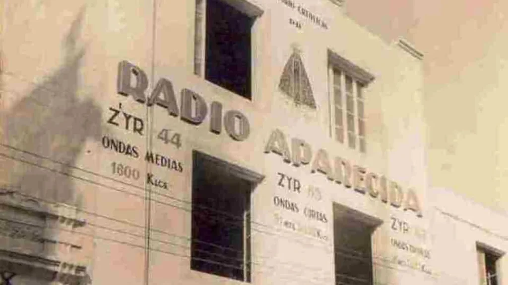 Imagem fachada predio decada 1960 radio aparecida post era radio cdm horizontal do artigo Era de ouro do rádio no Brasil