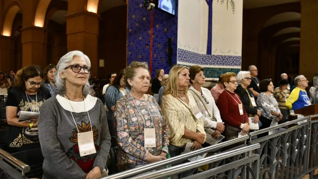 Imagem participantes do XIX congresso mariologico na missa de abertura do artigo Missa abre o XIX Congresso Mariológico em Aparecida