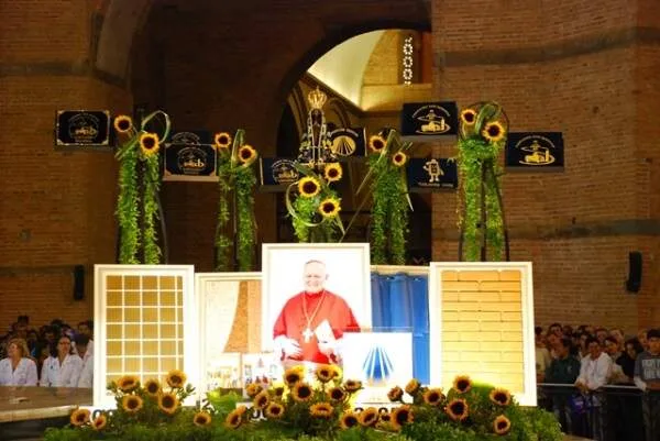 2009 – Campanha dos Devotos celebra 10 anos de evangelização e de construção